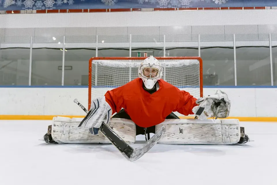 **Iconic Playoff Goalie Duels in Maple Leafs History**